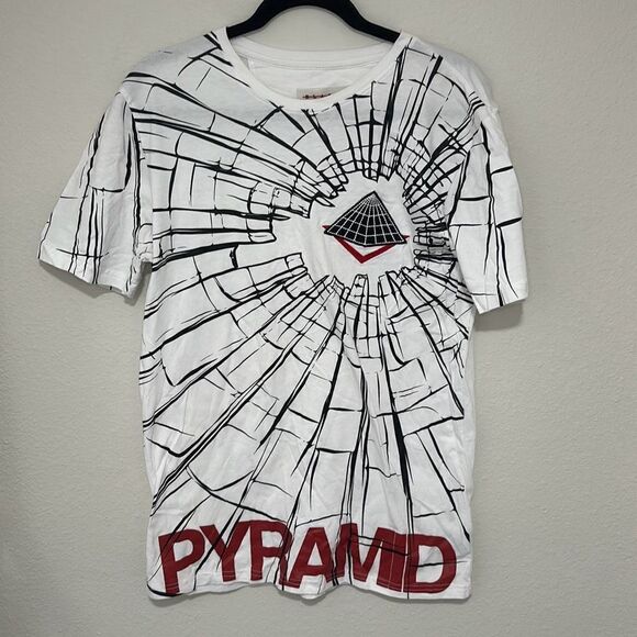 Black Pyramid Mens White Black Cotton Pyramid Print Pullover T Shirt Size Medium - Picture 1 of 8